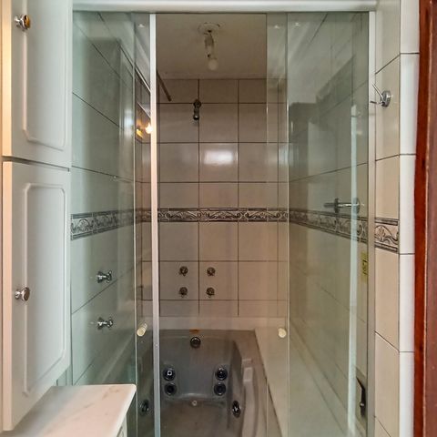 Apartamento à venda com 76m², 2 quartos e 1 vaga Apartamento à venda com 76m², 2 quartos e 1 vagaBanheiro da Suíte