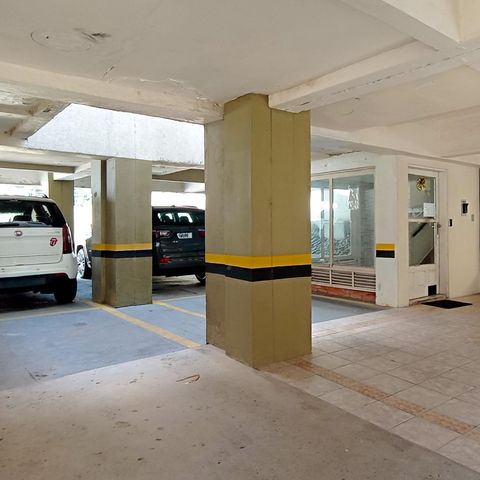 Apartamento à venda com 76m², 2 quartos e 1 vaga Apartamento à venda com 76m², 2 quartos e 1 vagaGaragem