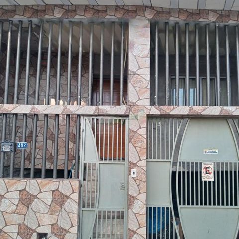 Casa à venda com 150m², 4 quartos e 4 vagas