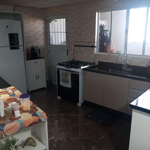Casa à venda com 150m², 4 quartos e 4 vagas