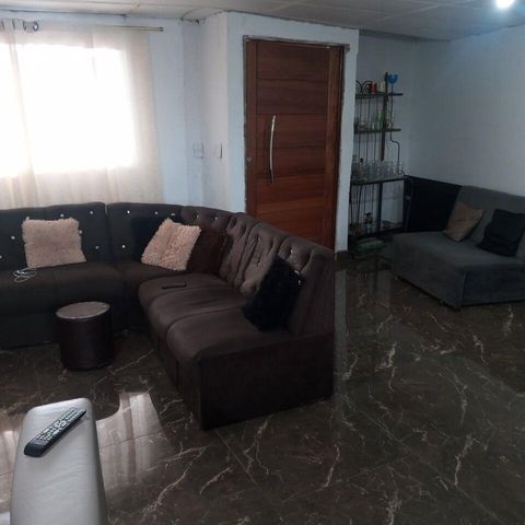 Casa à venda com 150m², 4 quartos e 4 vagas