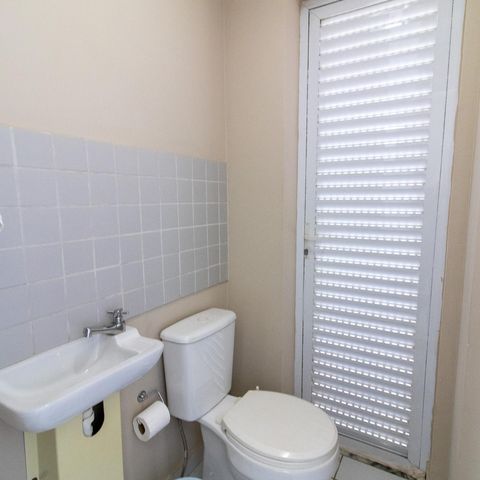 Apartamento à venda com 138m², 3 quartos e 3 vagas Apartamento à venda com 138m², 3 quartos e 3 vagasBanheiro de Serviço