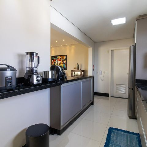Apartamento à venda com 138m², 3 quartos e 3 vagas Apartamento à venda com 138m², 3 quartos e 3 vagasCozinha