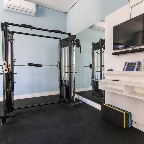 Apartamento à venda com 138m², 3 quartos e 3 vagas Apartamento à venda com 138m², 3 quartos e 3 vagasÁrea comum - Academia
