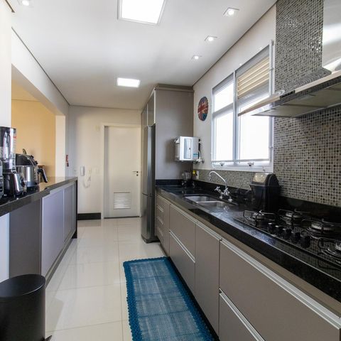Apartamento à venda com 138m², 3 quartos e 3 vagas Apartamento à venda com 138m², 3 quartos e 3 vagasCozinha