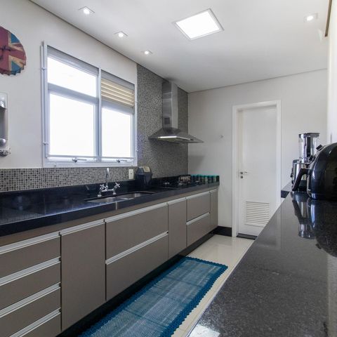 Apartamento à venda com 138m², 3 quartos e 3 vagas Apartamento à venda com 138m², 3 quartos e 3 vagasCozinha