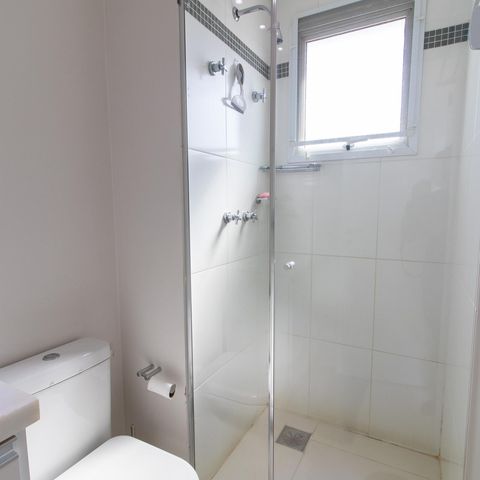 Apartamento à venda com 138m², 3 quartos e 3 vagas Apartamento à venda com 138m², 3 quartos e 3 vagasBanheiro da Suíte 1