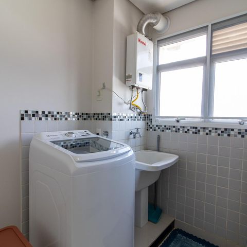 Apartamento à venda com 138m², 3 quartos e 3 vagas Apartamento à venda com 138m², 3 quartos e 3 vagasÁrea de Serviço
