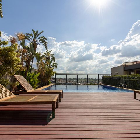 Apartamento à venda com 138m², 3 quartos e 3 vagas Apartamento à venda com 138m², 3 quartos e 3 vagasÁrea comum - Piscina