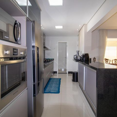 Apartamento à venda com 138m², 3 quartos e 3 vagas Apartamento à venda com 138m², 3 quartos e 3 vagasCozinha