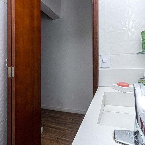 Casa à venda com 154m², 2 quartos e 4 vagas Casa à venda com 154m², 2 quartos e 4 vagasBanheiro da Suíte