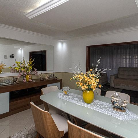 Casa à venda com 154m², 2 quartos e 4 vagas Casa à venda com 154m², 2 quartos e 4 vagasCopa
