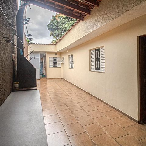 Casa à venda com 154m², 2 quartos e 4 vagas Casa à venda com 154m², 2 quartos e 4 vagasChurrasqueira