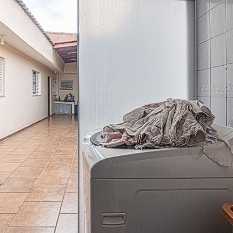 Casa à venda com 154m², 2 quartos e 4 vagas Casa à venda com 154m², 2 quartos e 4 vagasÁrea de Serviço