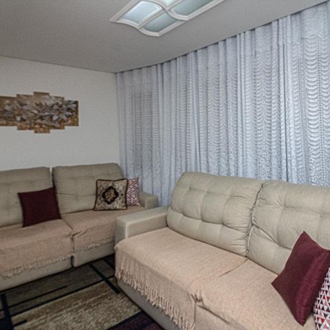 Casa à venda com 154m², 2 quartos e 4 vagas Casa à venda com 154m², 2 quartos e 4 vagasSala