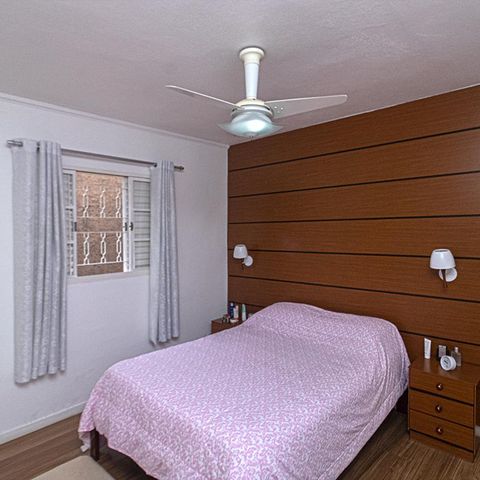 Casa à venda com 154m², 2 quartos e 4 vagas Casa à venda com 154m², 2 quartos e 4 vagasSuíte