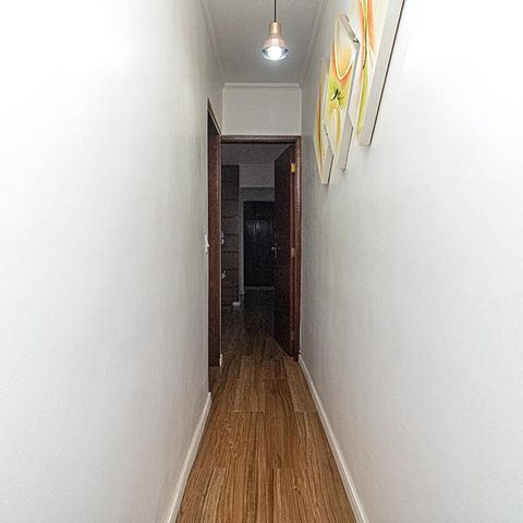 Casa à venda com 154m², 2 quartos e 4 vagas Casa à venda com 154m², 2 quartos e 4 vagasCorredor