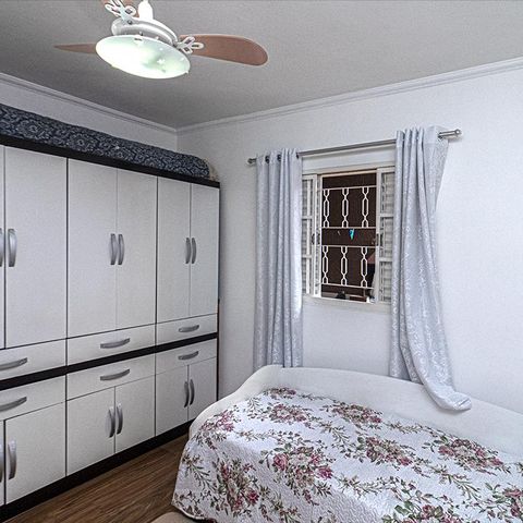Casa à venda com 154m², 2 quartos e 4 vagas Casa à venda com 154m², 2 quartos e 4 vagasQuarto