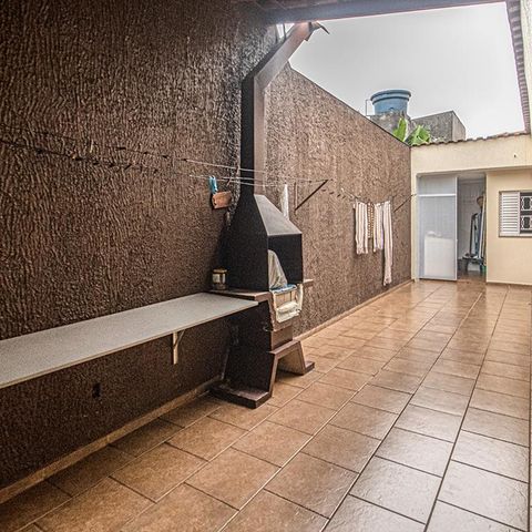Casa à venda com 154m², 2 quartos e 4 vagas Casa à venda com 154m², 2 quartos e 4 vagasChurrasqueira
