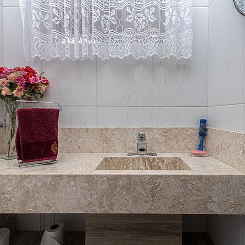 Casa à venda com 154m², 2 quartos e 4 vagas Casa à venda com 154m², 2 quartos e 4 vagasLavabo