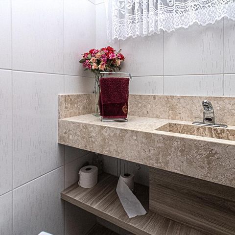 Casa à venda com 154m², 2 quartos e 4 vagas Casa à venda com 154m², 2 quartos e 4 vagasLavabo