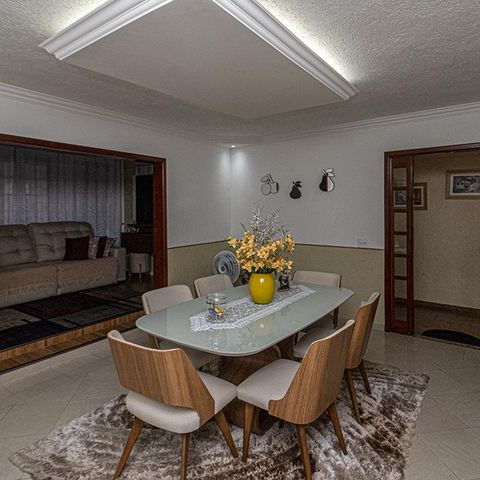 Casa à venda com 154m², 2 quartos e 4 vagas Casa à venda com 154m², 2 quartos e 4 vagasCopa