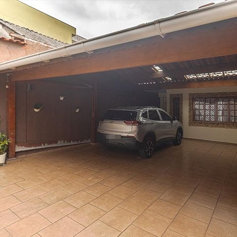 Casa à venda com 154m², 2 quartos e 4 vagas Casa à venda com 154m², 2 quartos e 4 vagasGaragem