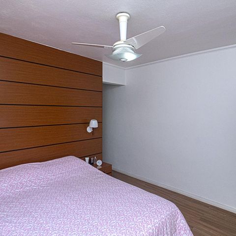 Casa à venda com 154m², 2 quartos e 4 vagas Casa à venda com 154m², 2 quartos e 4 vagasSuíte