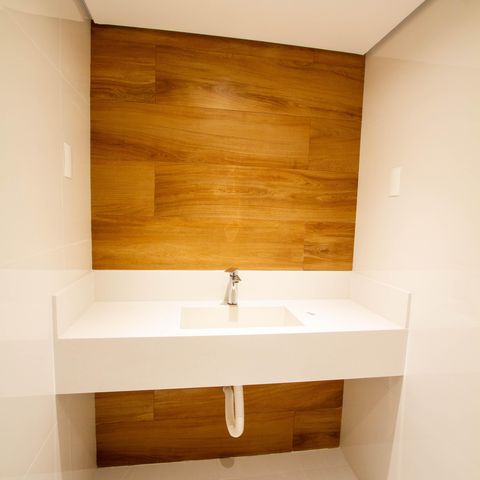 Apartamento para alugar com 150m², 3 quartos e 1 vaga Apartamento para alugar com 150m², 3 quartos e 1 vagaBanheiro da Suíte