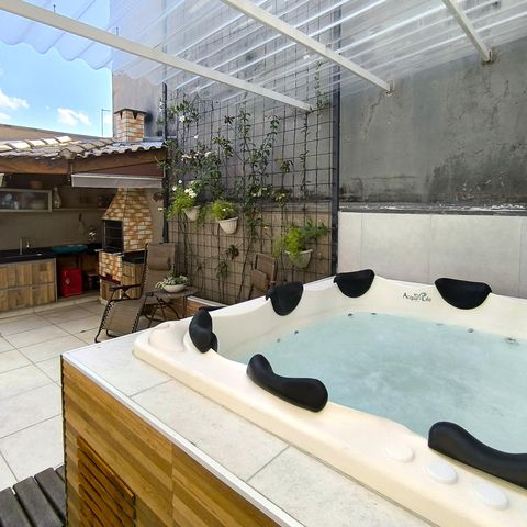 Casa à venda com 170m², 4 quartos e 2 vagas Casa à venda com 170m², 4 quartos e 2 vagasQuintal e Churrasqueira