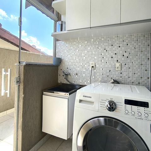 Casa à venda com 170m², 4 quartos e 2 vagas Casa à venda com 170m², 4 quartos e 2 vagasÁrea de Serviço