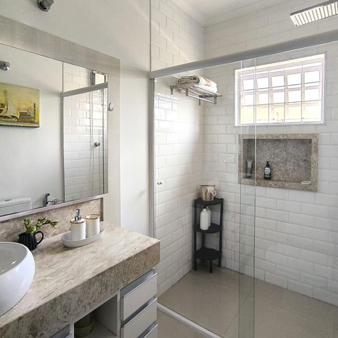 Casa à venda com 170m², 4 quartos e 2 vagas Casa à venda com 170m², 4 quartos e 2 vagasBanheiro da Suíte 2