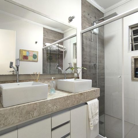 Casa à venda com 170m², 4 quartos e 2 vagas Casa à venda com 170m², 4 quartos e 2 vagasBanheiro da Suíte 1