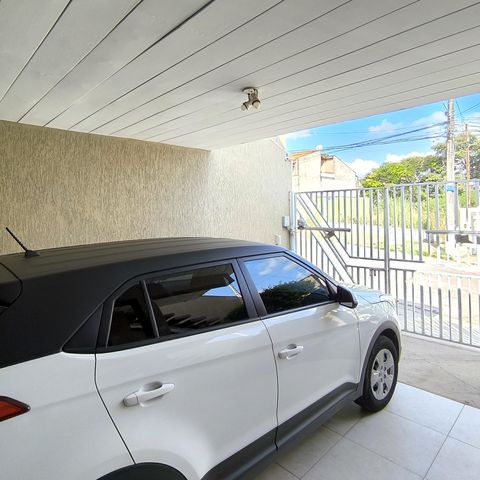Casa à venda com 170m², 4 quartos e 2 vagas Casa à venda com 170m², 4 quartos e 2 vagasGaragem