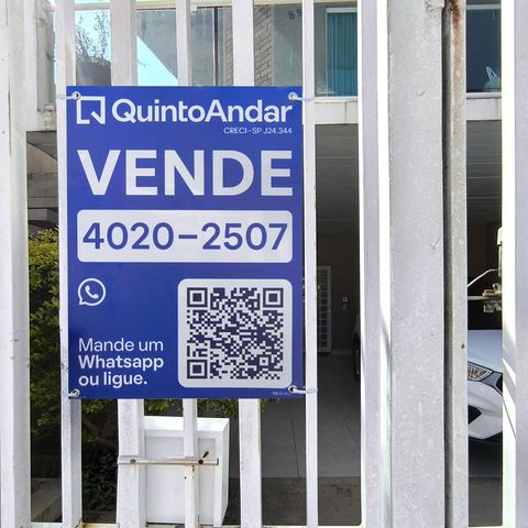 Casa à venda com 170m², 4 quartos e 2 vagas Casa à venda com 170m², 4 quartos e 2 vagasPlaquinha