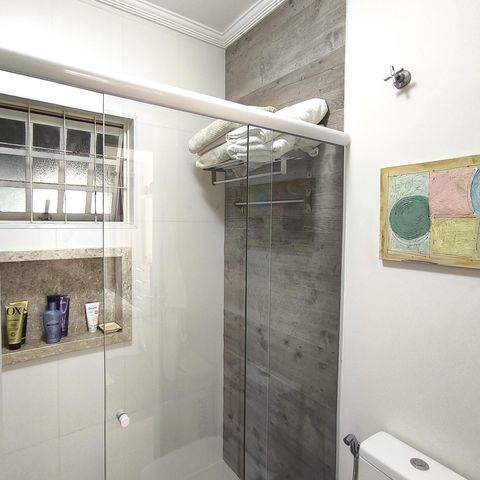 Casa à venda com 170m², 4 quartos e 2 vagas Casa à venda com 170m², 4 quartos e 2 vagasBanheiro da Suíte 1