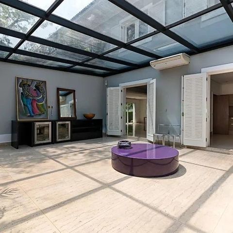 Casa à venda com 531m², 6 quartos e 2 vagas