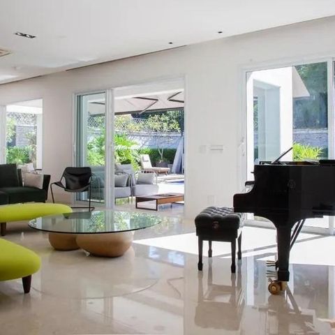 Casa à venda com 531m², 6 quartos e 2 vagas