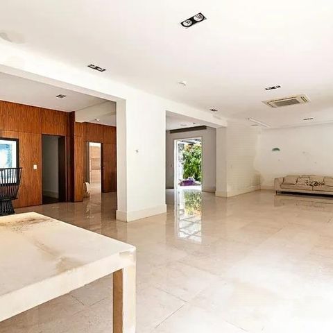 Casa à venda com 531m², 6 quartos e 2 vagas