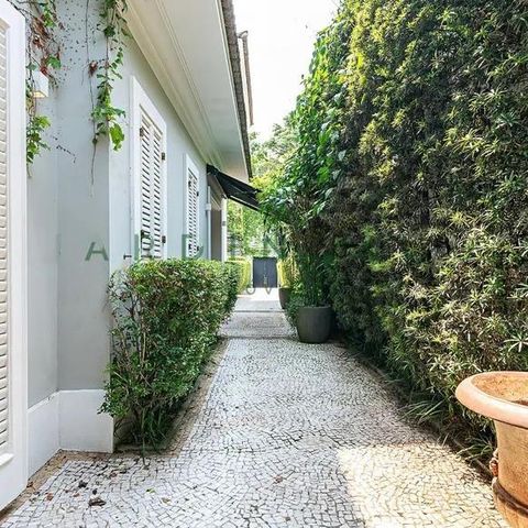 Casa à venda com 531m², 6 quartos e 2 vagas