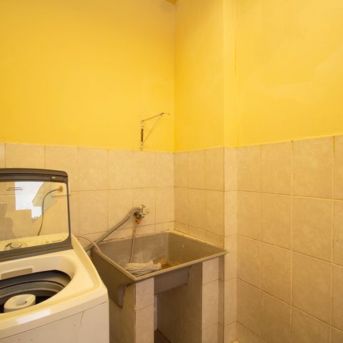 Casa à venda com 216m², 3 quartos e 1 vagaÁrea de Serviço