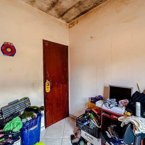 Casa à venda com 234m², 6 quartos e 4 vagasQuarto 5