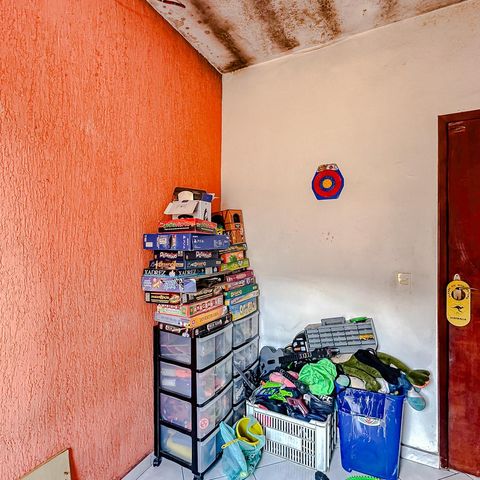 Casa à venda com 234m², 6 quartos e 4 vagasQuarto 5