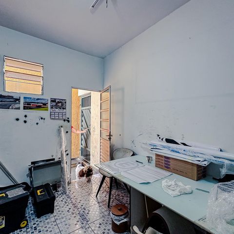 Casa à venda com 234m², 6 quartos e 4 vagasQuarto de Serviço