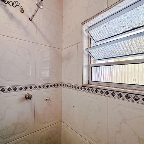 Casa à venda com 234m², 6 quartos e 4 vagasBanheiro da Suíte 2