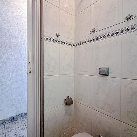 Casa à venda com 234m², 6 quartos e 4 vagasBanheiro da Suíte 2