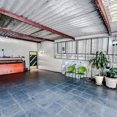 Casa à venda com 234m², 6 quartos e 4 vagasGaragem