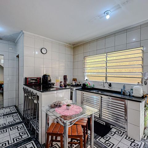 Casa à venda com 234m², 6 quartos e 4 vagasCozinha