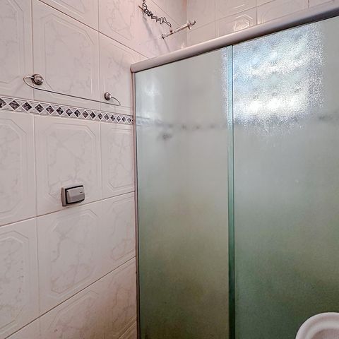Casa à venda com 234m², 6 quartos e 4 vagasBanheiro da Suíte 2