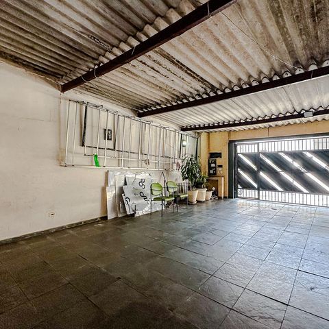 Casa à venda com 234m², 6 quartos e 4 vagasGaragem